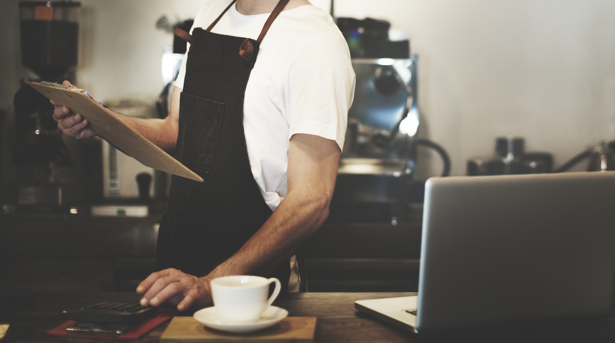 Il existe désormais une obligation de présenter le pass sanitaire pour les salariés des entreprises dans certains secteurs, dont l'hôtellerie, la restauration, la culture et la santé.