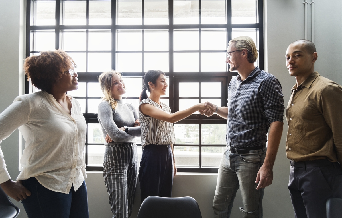 avant d'effectuer les démarches administratives, l'employeur qui recrute en alternance doit s'assurer de pouvoir bien accueillir l'apprenti