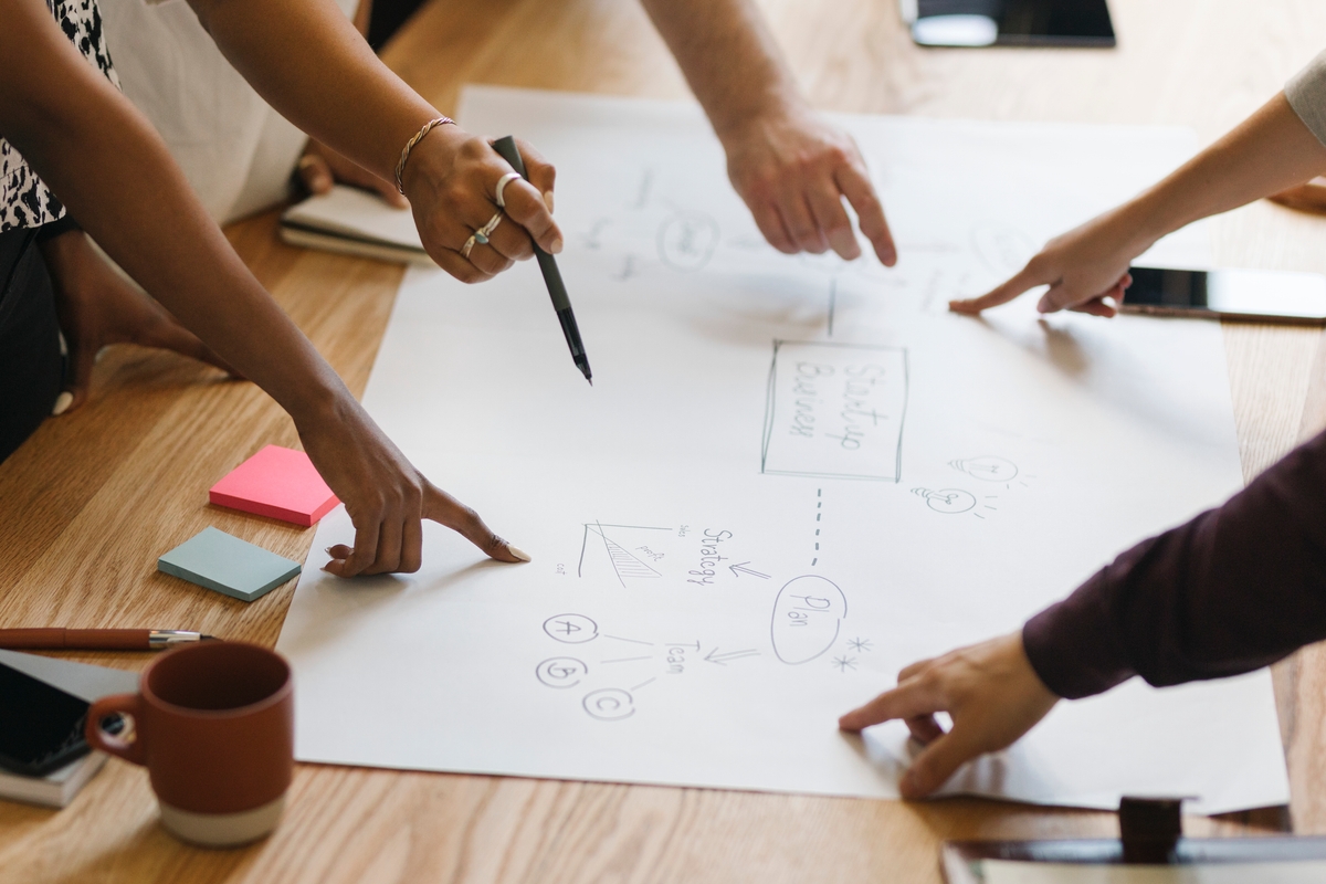 décrire les missions et les tâches du futur alternant, essentiel pour une fiche de poste efficace !